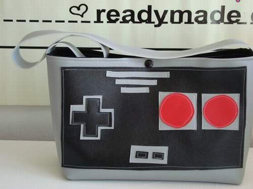 nes-controller-purse