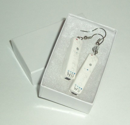 wiimote-controller-earrings-2