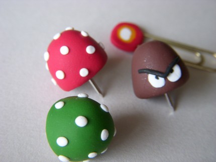 super-mario-bros-pushpins-clips