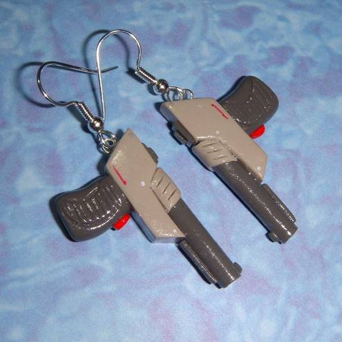 nintendo gun zapper earrings1