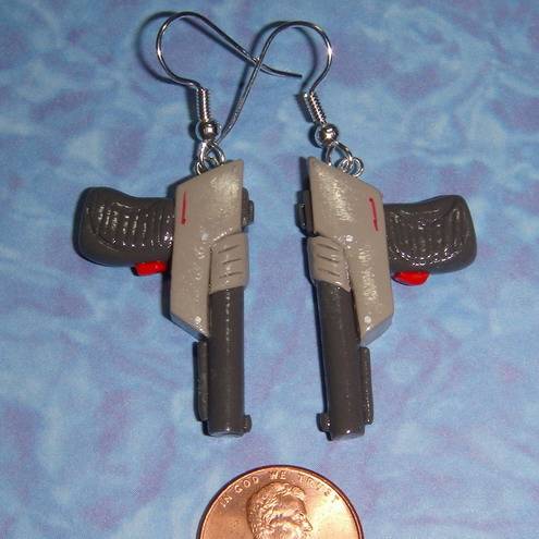 nintendo gun zapper earrings3