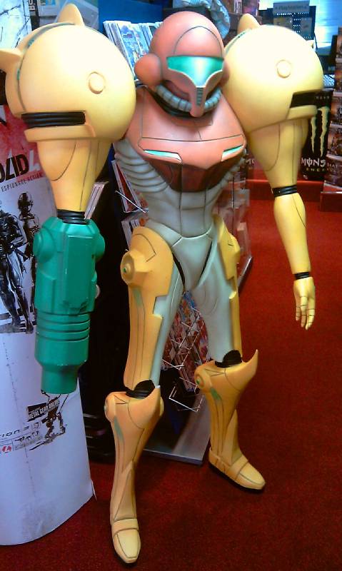 Samus Statue